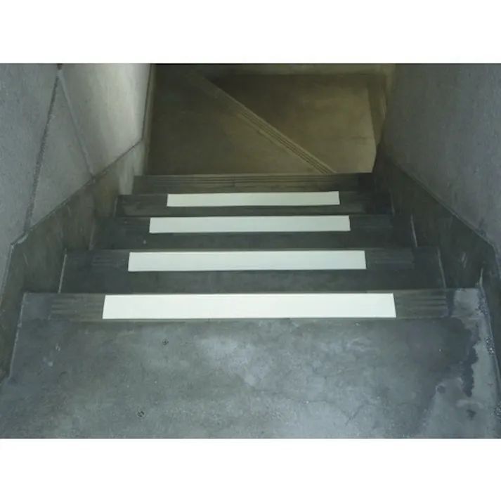 【CAINZ-DASH】トラスコ中山 蓄光ノンスリップテープ 50mmX2m TNHS-502【別送品】