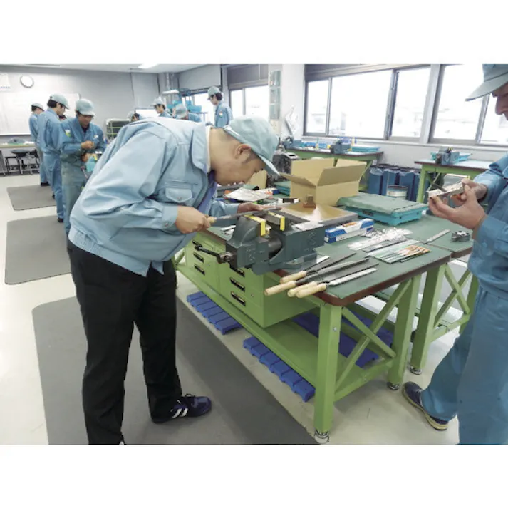 【CAINZ-DASH】トラスコ中山 鉄工用ヤスリ 三角 中目 刃長200 TSA200-02【別送品】