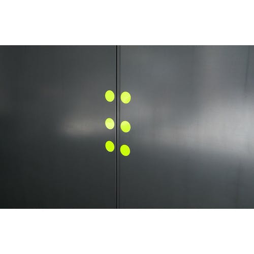 CAINZ-DASH】トラスコ中山 蛍光ドットシール 50Φ オレンジ 1シート