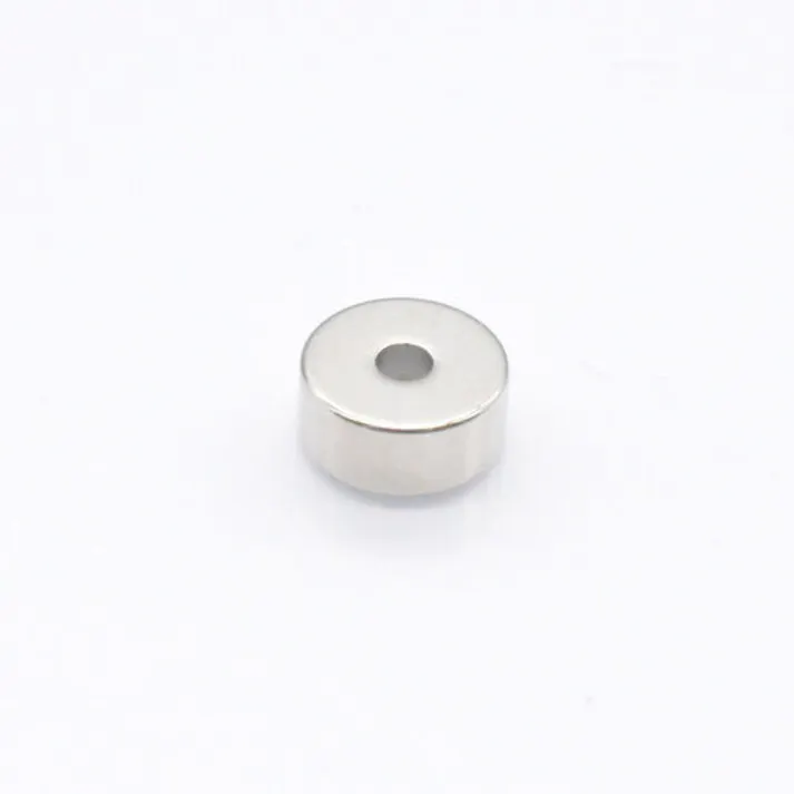 【CAINZ-DASH】トラスコ中山 ネオジム丸形磁石 皿ねじ穴付 外径6MM×3MM M1.6 1個入 T06R03-M1.6【別送品】