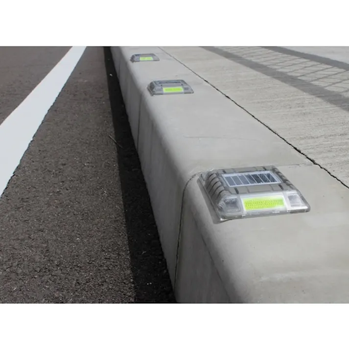 【CAINZ-DASH】キャットアイ ルミナスアイ・マイティC 長寿命型ソーラー式点滅 片面 青 LE-260C-B2【別送品】