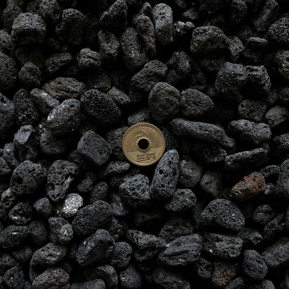 TAIKOH 溶岩砂利 3分 10-20mm 10kg ラバストーン スコリア 化粧砂利 黒