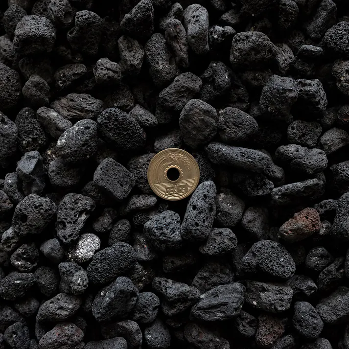 TAIKOH 溶岩砂利 3分 10-20mm 10kg ラバストーン スコリア 化粧砂利 黒 ブラック グレー 玉石 小