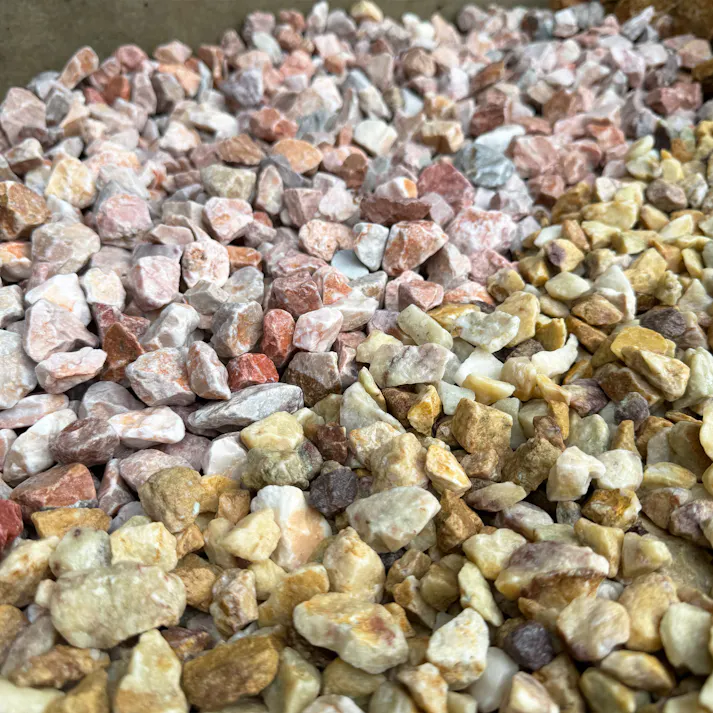 TAIKOH クラッシュピンク 8分 20-30mm 10kg 天然大理石 化粧砂利 ピンク 桃色 砕石 中