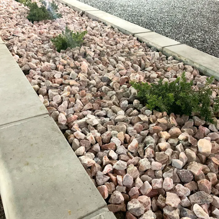 TAIKOH クラッシュピンク 8分 20-30mm 10kg 天然大理石 化粧砂利 ピンク 桃色 砕石 中