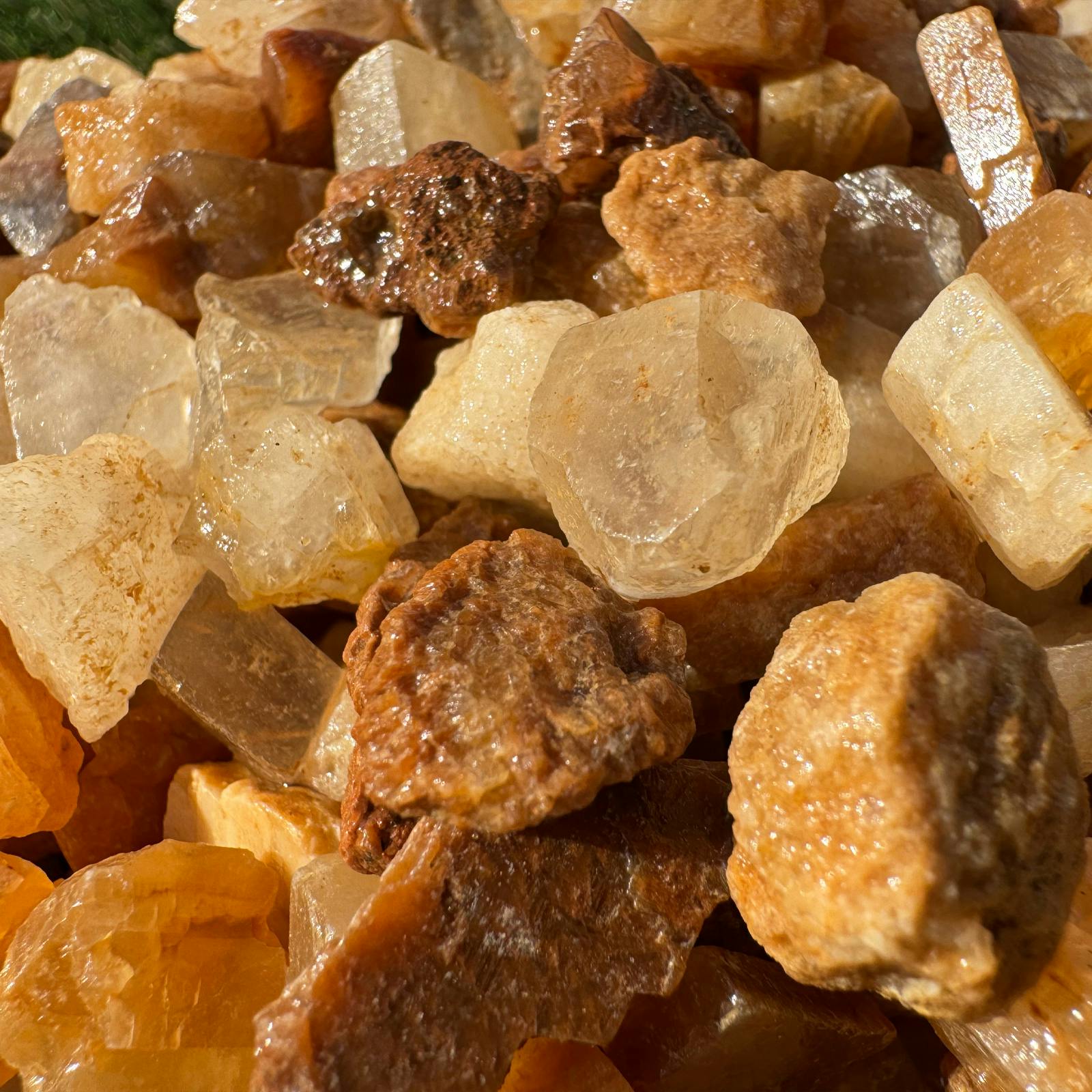 TAIKOH クオーツブラウンラフ 3分 10-15mm 10kg 天然 石英岩 化粧砂利