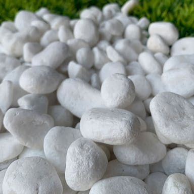 砂利 庭 アプローチ 花壇 クリスタルホワイト 5分 15-20mm 10kg 白 大理石 和風 洋風 坪庭 外構 石 天然石 化粧砂利 ガーデン diy