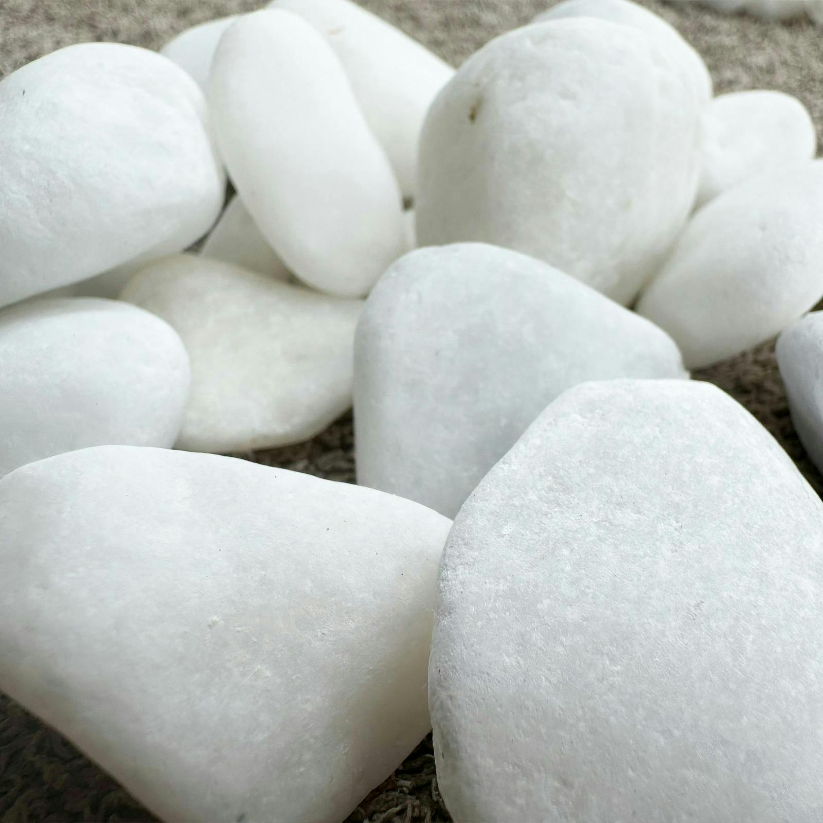 特殊天然材 特殊白材 255g 置物 長さ約27cm 横さ約5cm細密彫刻 特殊天然材 特殊白材 255g 置物 長さ約27cm 横さ約5cm