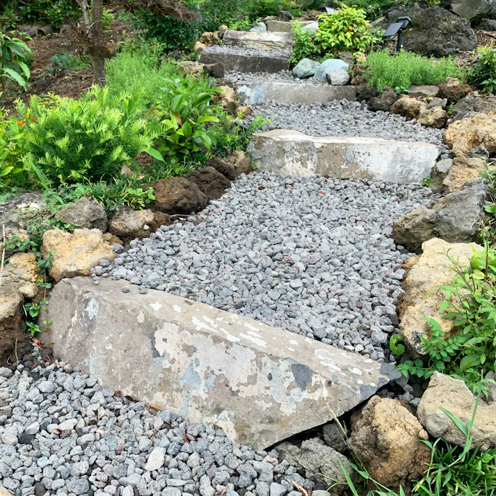 TAIKOH 富士山 大沢砂利 30-100mm 10kg 国産 化粧砂利 グレー 黒 ブラック 玉石 大