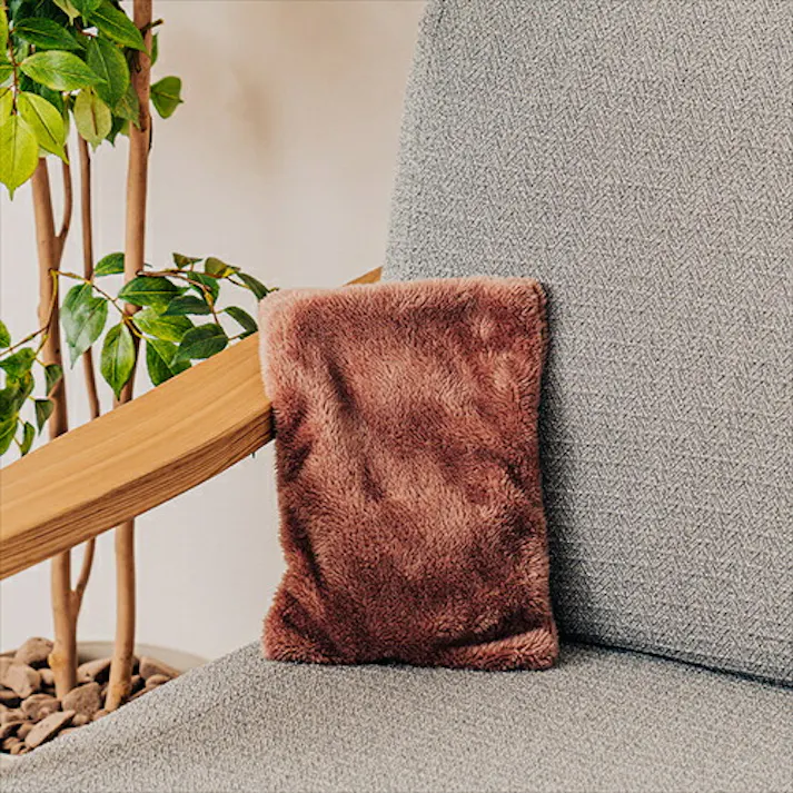 Life on Products ライフオンプロダクツ plusmore プラスモア 蓄熱式電気湯たんぽ PBAWA003-DP 蓄熱式 湯たんぽ ディープピンク