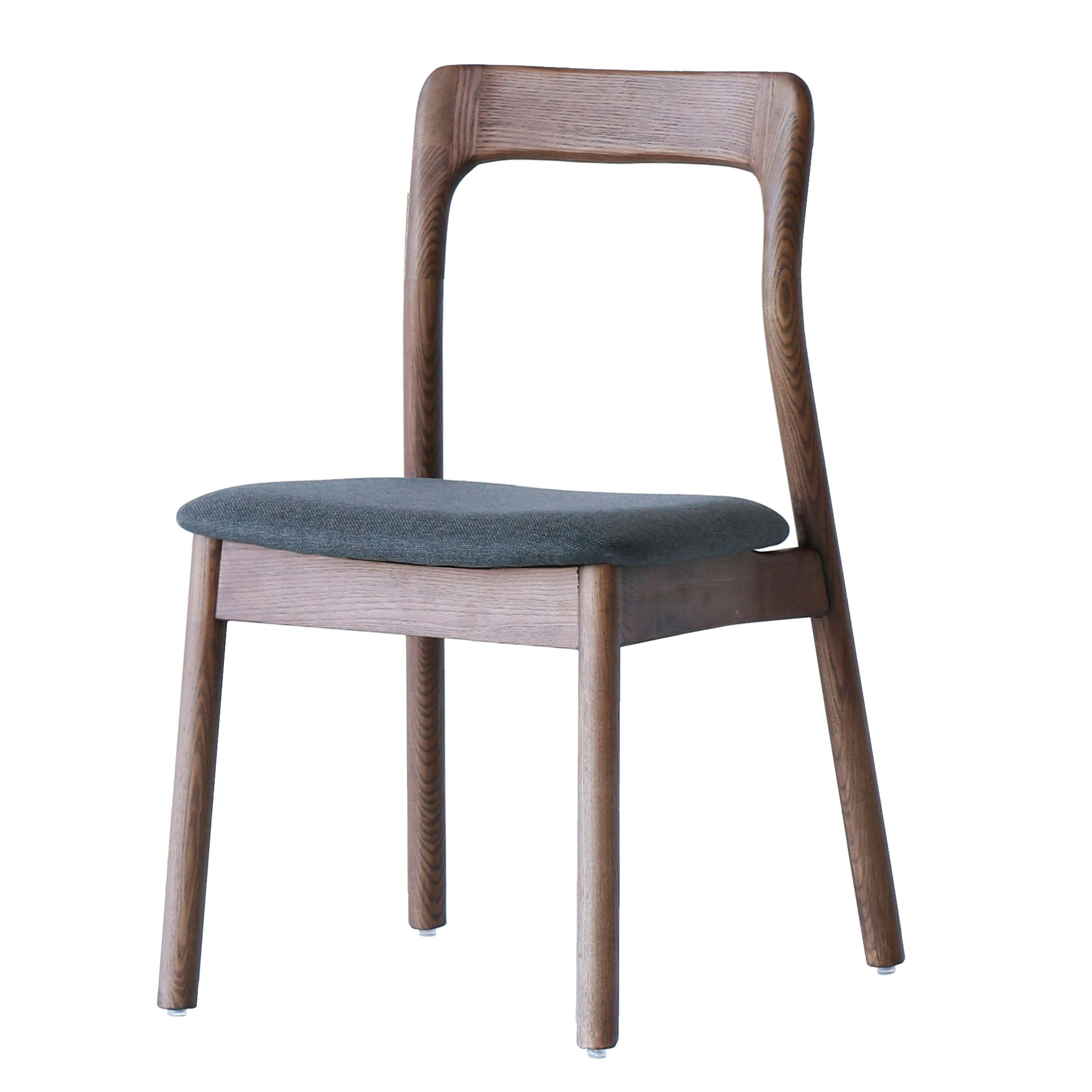 優しい曲線と天然木が美しいダイニングチェア Etna Chair ダイニングチェア ブラック 椅子・チェア・スツール 優しい曲線と天然木が美しいダイニングチェア Etna Chair ダイニングチェア ブラック 椅子・チェア・スツール