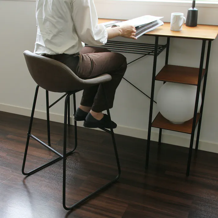 体にフィットする心地よいチェア Cheri Bar Stool バースツール ブラウン