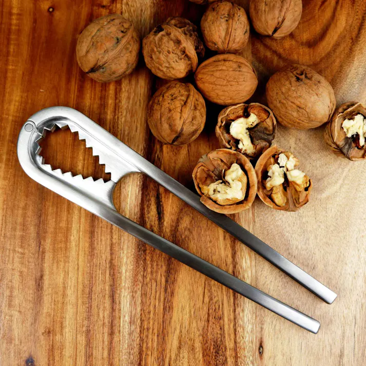 ナッツクラッカー(クルミ割り器)|ZACK 20585 NOZA ナッツ カッター くるみ 胡桃 プレッサー 洋クルミ 殻むき キッチン ツール 調理 器具 ステンレス おしゃれ 雑貨 かっこいい 上質 高級 ホテルライク 男前インテリア インダストリアル ドイツ デザイナーズ