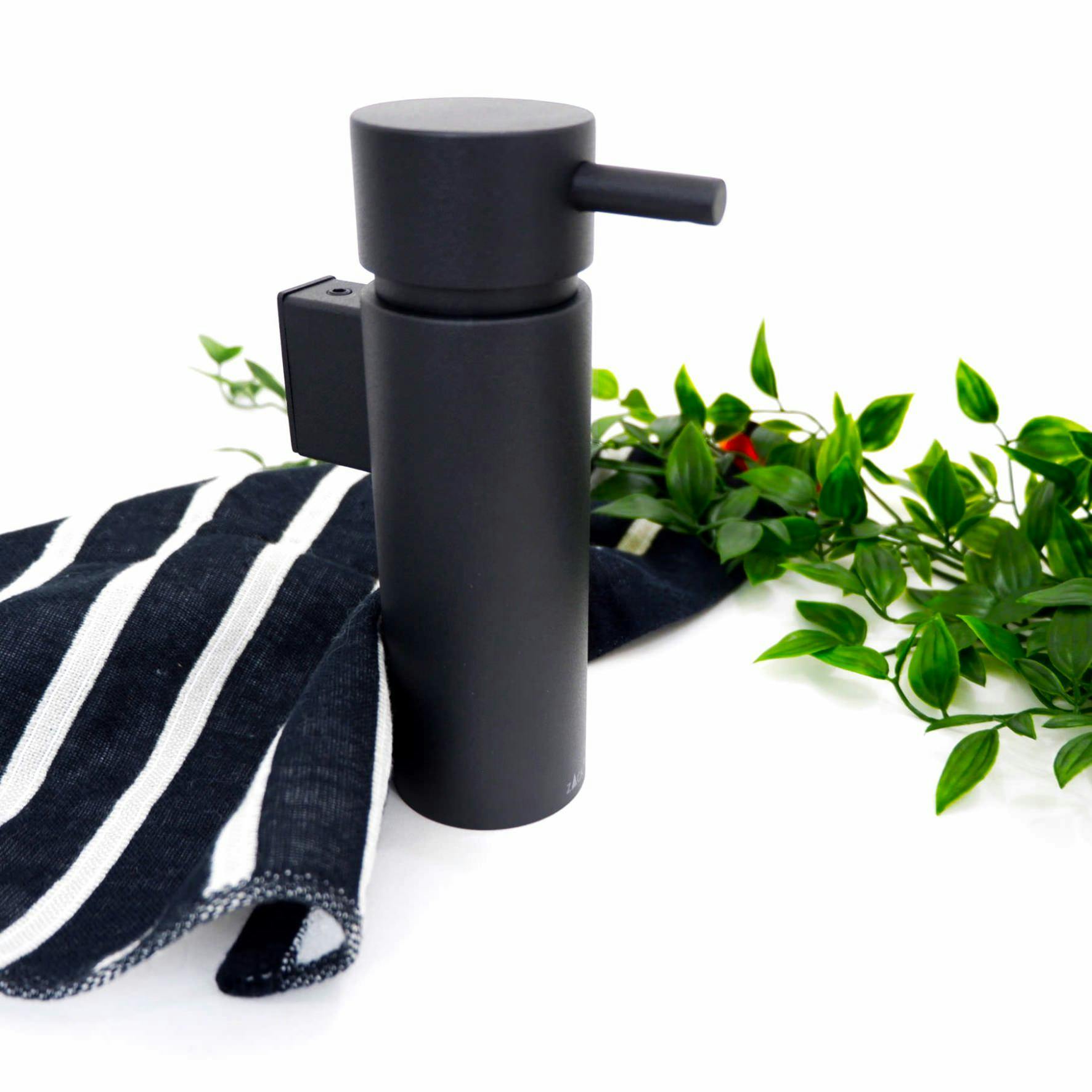 リキッドディスペンサー マットブラック｜ZACK 40558 MANOLA