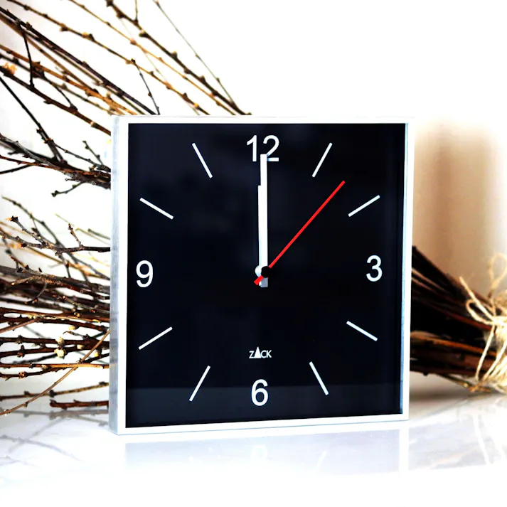 ウォールクロック|ZACK 60052 SILLAR 26cm 時計 壁付け 壁掛け 掛け時計 ステップ式 黒 ブラック スクエア ステンレス スタイリッシュ おしゃれ 雑貨 かっこいい 上質 高級 ホテルライク 男前インテリア インダストリアル ドイツ デザイナーズ
