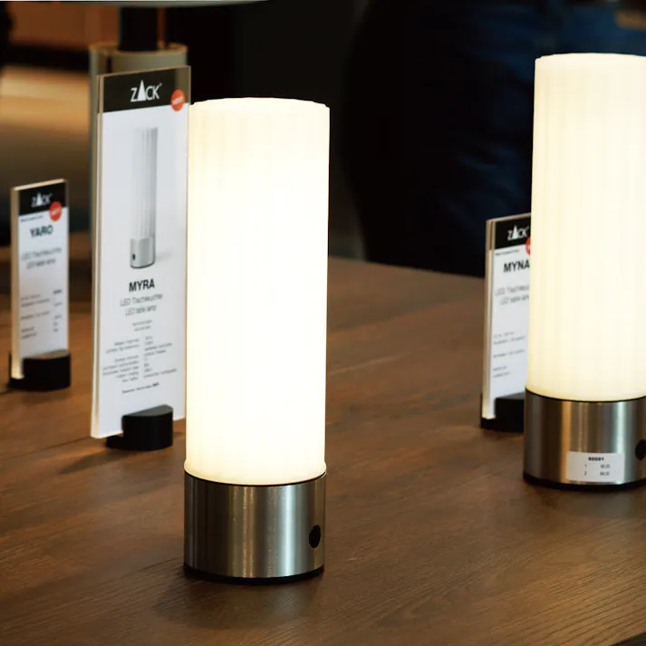 LED テーブルライト|ZACK 60091 MYNA テーブルライト 卓上 ランプ 白 ホワイト 照明 コードレス 持ち運び USB 室内 屋外 ホテルライク ステンレス おしゃれ 雑貨 かっこいい 上質 高級 ホテルライク 男前インテリア インダストリアル ドイツ デザイナーズ