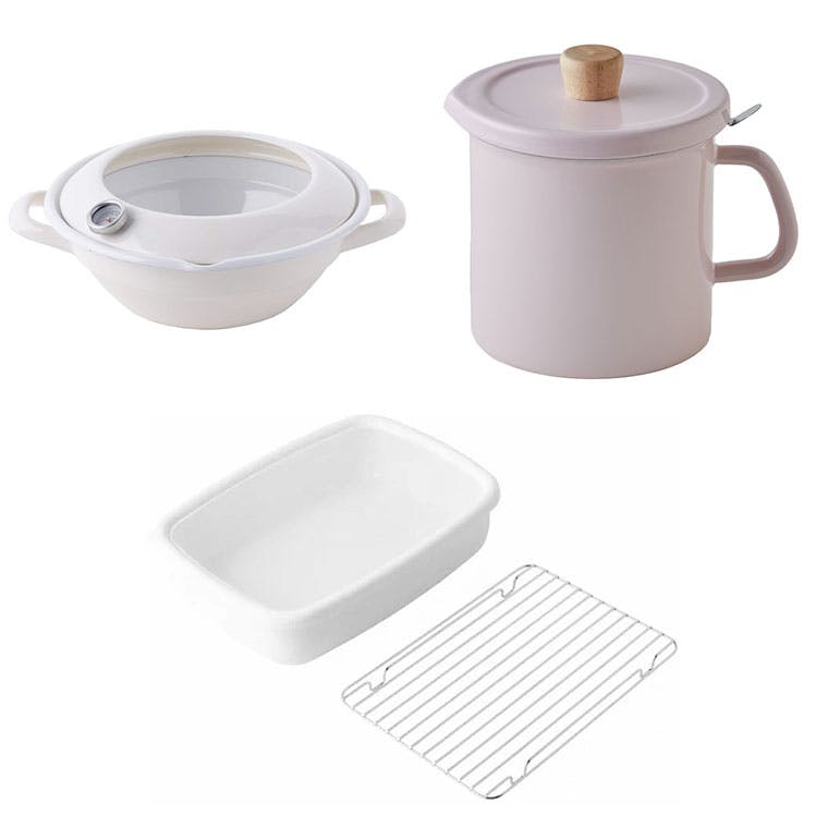 天ぷら鍋 オイルポット 網付きホーロー容器 調理器具 3点セット 富士ホーローホワイト-天ぷら鍋ピンク-オイルポット 天ぷら用品・オイルポット 天ぷら鍋 オイルポット 網付きホーロー容器 調理器具 3点セット 富士ホーローホワイト-天ぷら鍋ピンク-オイルポット 天ぷら用品・オイルポット