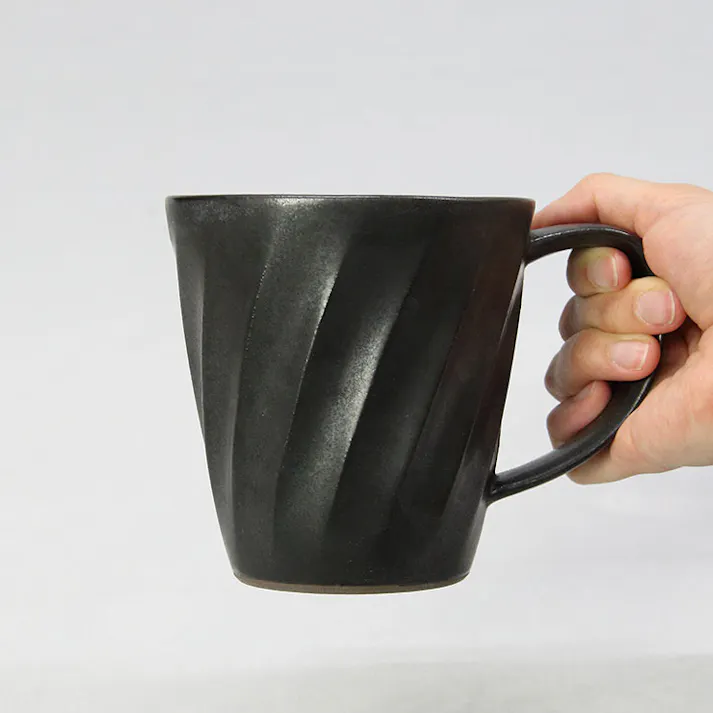 波佐見焼 窯変 ねじりビックマグ 400ml 藍花【陶器 コップ マグ グラス マグカップ 大容量 食器 和食器 日本製】 アイボリー