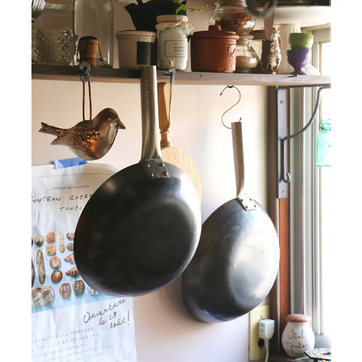 HANAKO+a 打ち出し窒化加工 深型フライパン チタンハンドル30cm IH対応 山田工業所 はなこ HAIT-30【鉄 フライパン 打ち出し 炒め鍋 日本製】