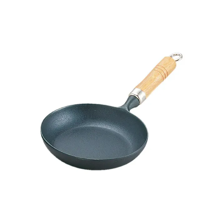 岩鋳 オムレツパン 18cm 木柄付 南部鉄器 IH対応【鉄 フライパン IH 鉄製フライパン 日本製】