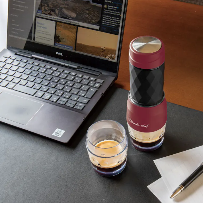 ワンダーシェフ ポータブルエスプレッソメーカー コーヒー粉専用 レッド XTCB12(RD)【コーヒーメーカー エスプレッソ 圧力 コーヒープレス 電源不要 アウトドア オフィス】