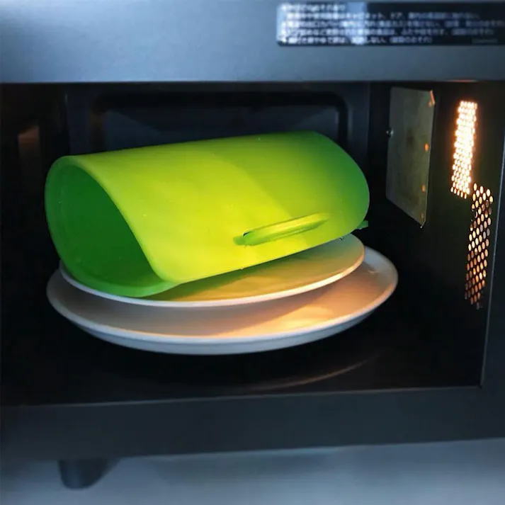 きれいのミカタ 丸めて煮沸消毒できるまな板 Lサイズ プラチナシリコン SILTEQ【電子レンジ除菌 食洗機対応 耐熱 カッティングボード シルテック】 オレンジ