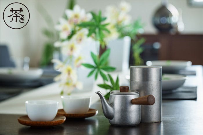 茶考具 ステンレス製急須と茶筒のセット | ライトアップ