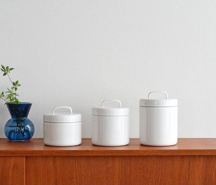 にちにち道具 ラウンドキャニスター M シール蓋付き ホワイト 野田琺瑯