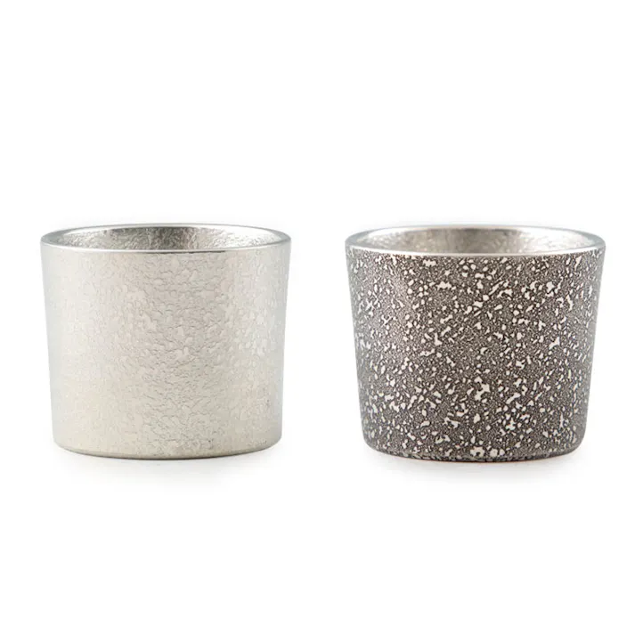 薩摩錫器 ぐい呑み 30ml 吹雪加工 白 黒 2個セット 桐箱入り 岩切美巧堂 白 90B-1 黒 90B-2【錫製 おちょこ 錫 お猪口 酒器 食器 ぐい飲み 鹿児島県 伝統工芸品 日本製】