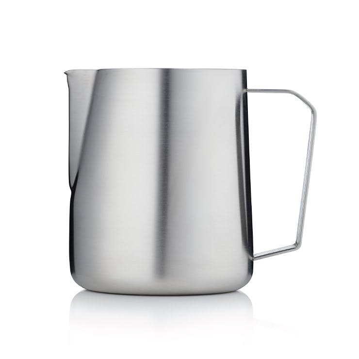 BARISTA＆CO Barista Pro Milk Pitcher 620ml バリスタ＆コー バリスタ プロ ミルクピッチャー 【ミルクジャグ  ステンレス 目盛り付き ミルクポット ラテアート フォームミルク】スティール | コーヒー・ティー用品 | ホームセンター通販【カインズ】