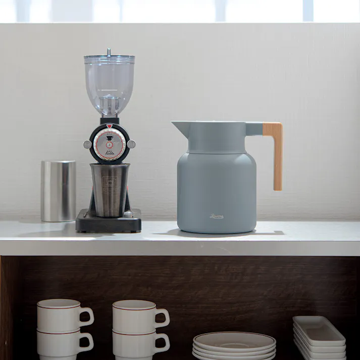 リバーズ サーモジャグキート 1600 RIVERS【ポット ジャグ 魔法瓶 保温ポット 保冷 1600ml 卓上ポット 保温 コーヒー キャンプ アウトドア】 ブラック