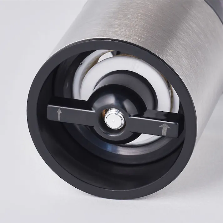 ラッセルホブス 電動ミル ソルトアンドペッパー ミニ シルバー Russell Hobbs 7933JP【ソルト ペッパー セット 塩 胡椒 ミル ソルトミル ペッパーミル スパイスミル 胡椒挽き セラミック刃】 ブラック