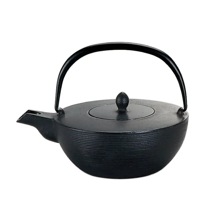 岩鋳 糸目銚子 黒 鉄瓶 600ml 茶こし付き 10073 藍花 南部鉄器【南部鉄瓶 急須 茶漉し 湯沸かし 直火 鋳鉄 鉄急須 鉄分補給 日本製】