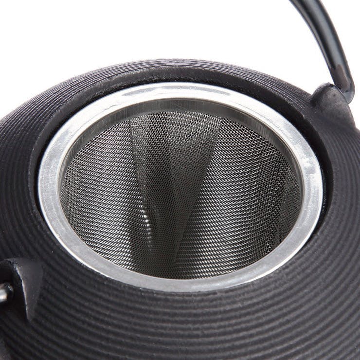 岩鋳 日の丸 黒 鉄瓶 600ml 茶こし付き 藍花 南部鉄器【南部鉄瓶