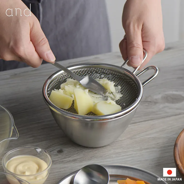 ヨシカワ and アンド 手付きストレーナー 13cm 浅型 AN0211【ざる ステンレス 取っ手付き ミニ 手付き ザル 離乳食 裏ごし器 調理ツール 下ごしらえ 燕三条 日本製】