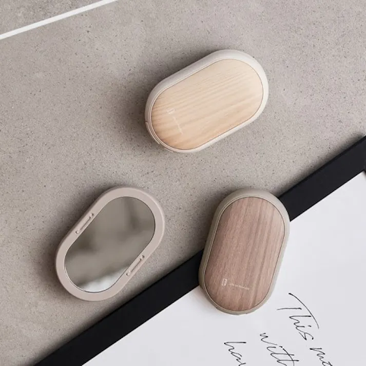 両手で使えるシェアカイロ モバイルバッテリー機能付 ホワイトウッド ライフオンプロダクツ LCAEA007-WW