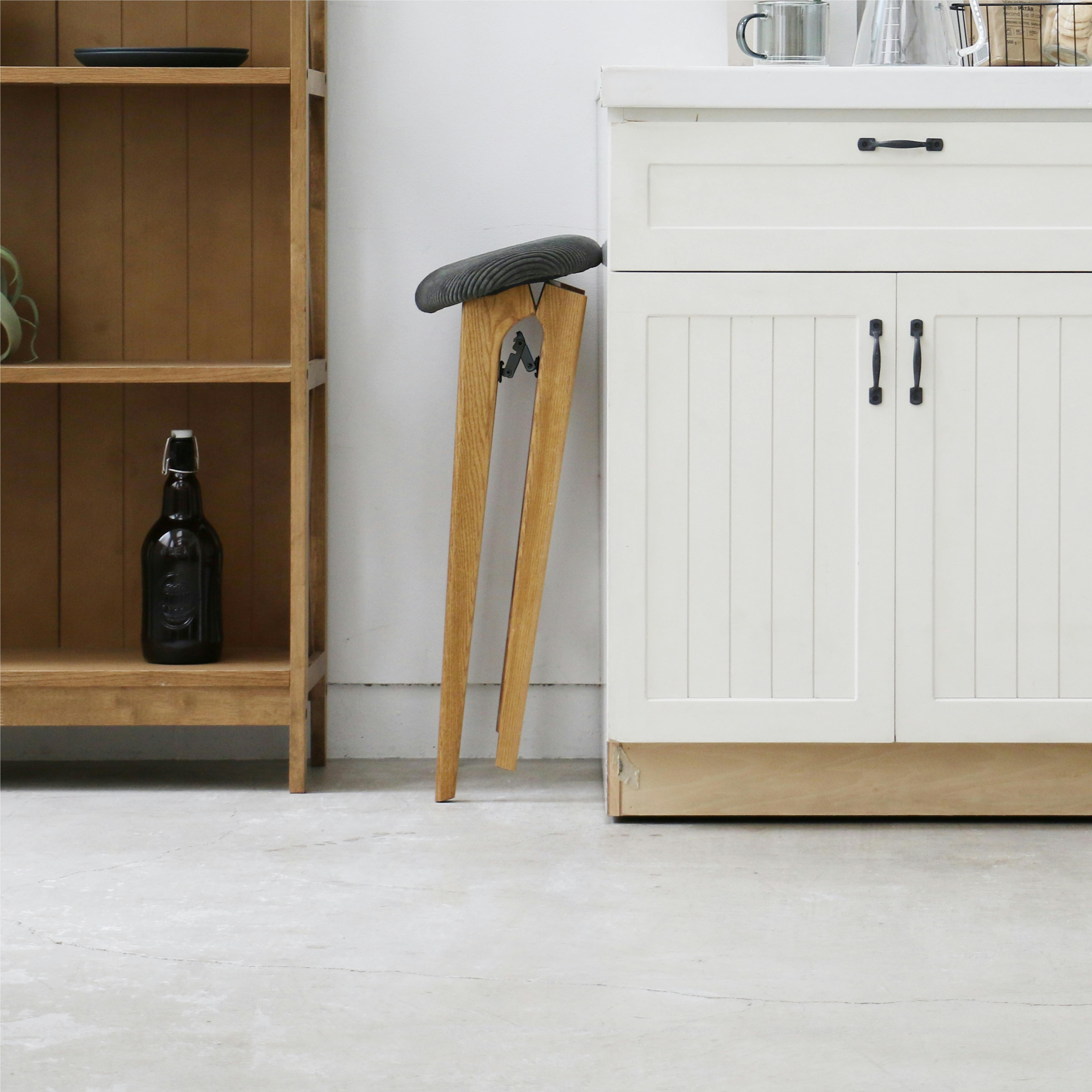 スツール S ⭐︎送料込み⭐︎ 折りたためるチェア ヴィンテージ、カフェスタイルのインテリア