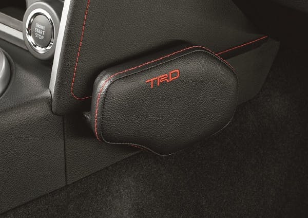 TRD 86 ZN6 後期 ニーパッド MS354-18001 カー用品・バイク用品 TRD 86 ZN6 後期 ニーパッド MS354-18001 カー用品・バイク用品