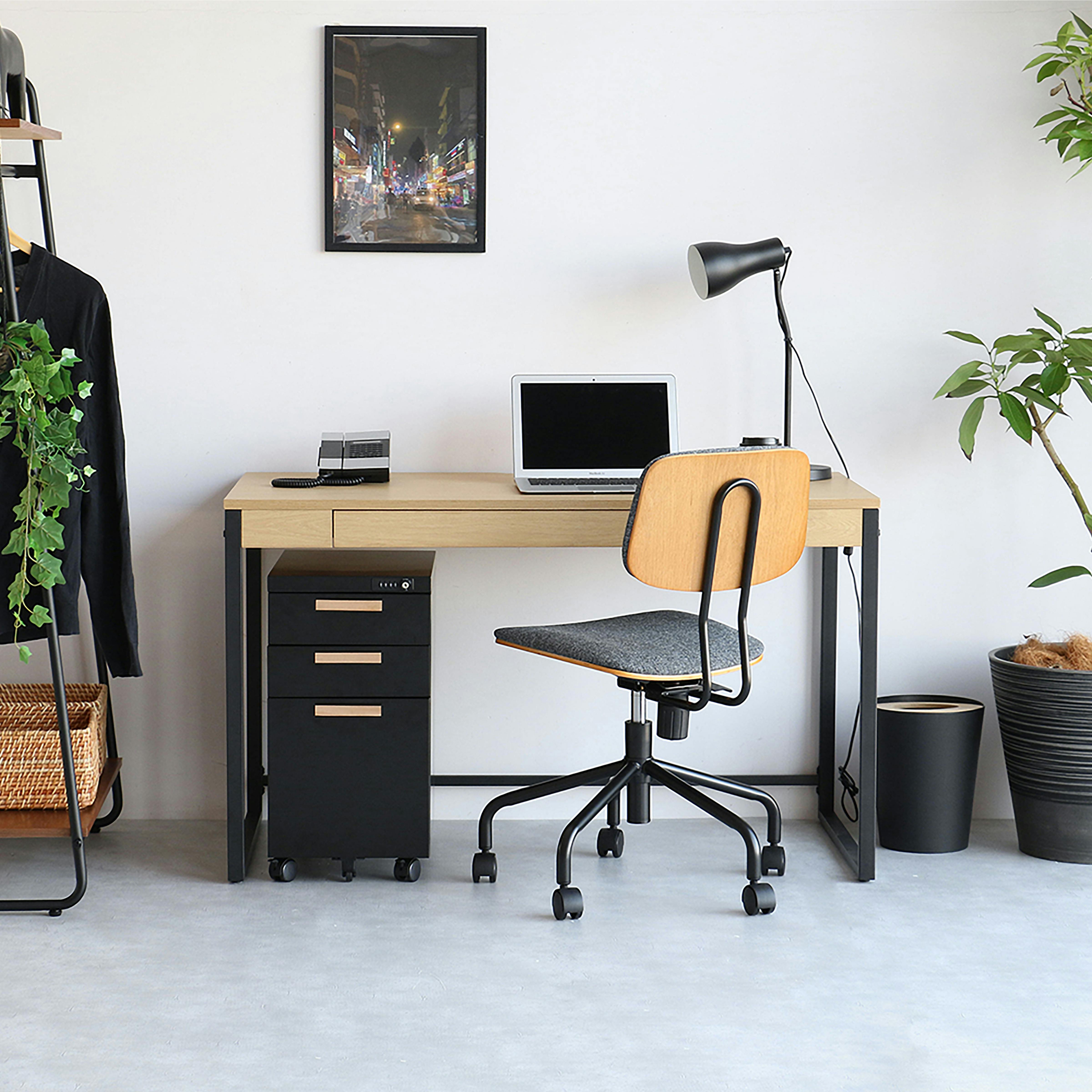 シンプルデザインデスク 120x70cm 快適なワークスペースを提供する機能的なデスク W120cmの幅広でスリム