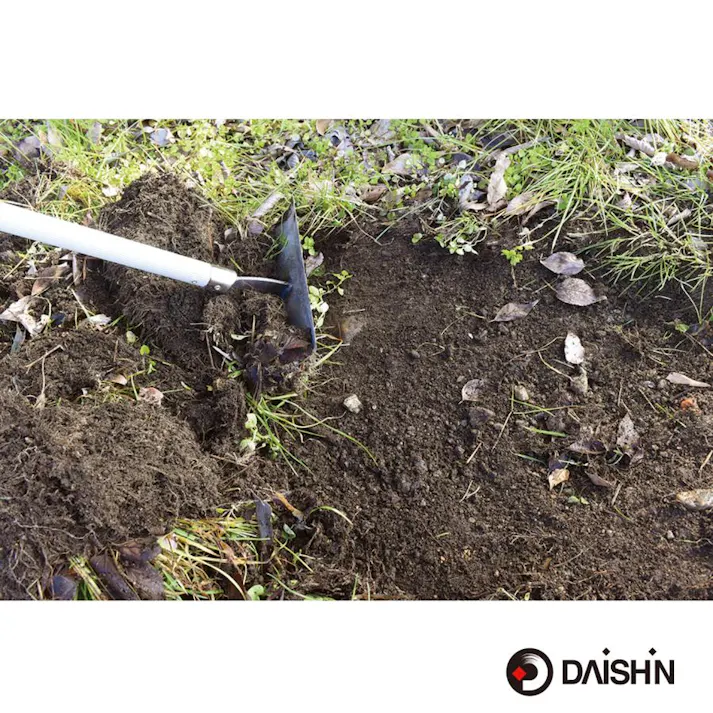 【 雑草が根からごっそり 】 大進 雑草根こそぎレーキ 草刈りレーキ 草取り 長柄 根こそぎ 草刈り 道具 種類 立ったまま 草取り器 立っ た まま 庭 の 雑草むしり らくらく 除草 畑 あぜ 道 公園 4939736702963