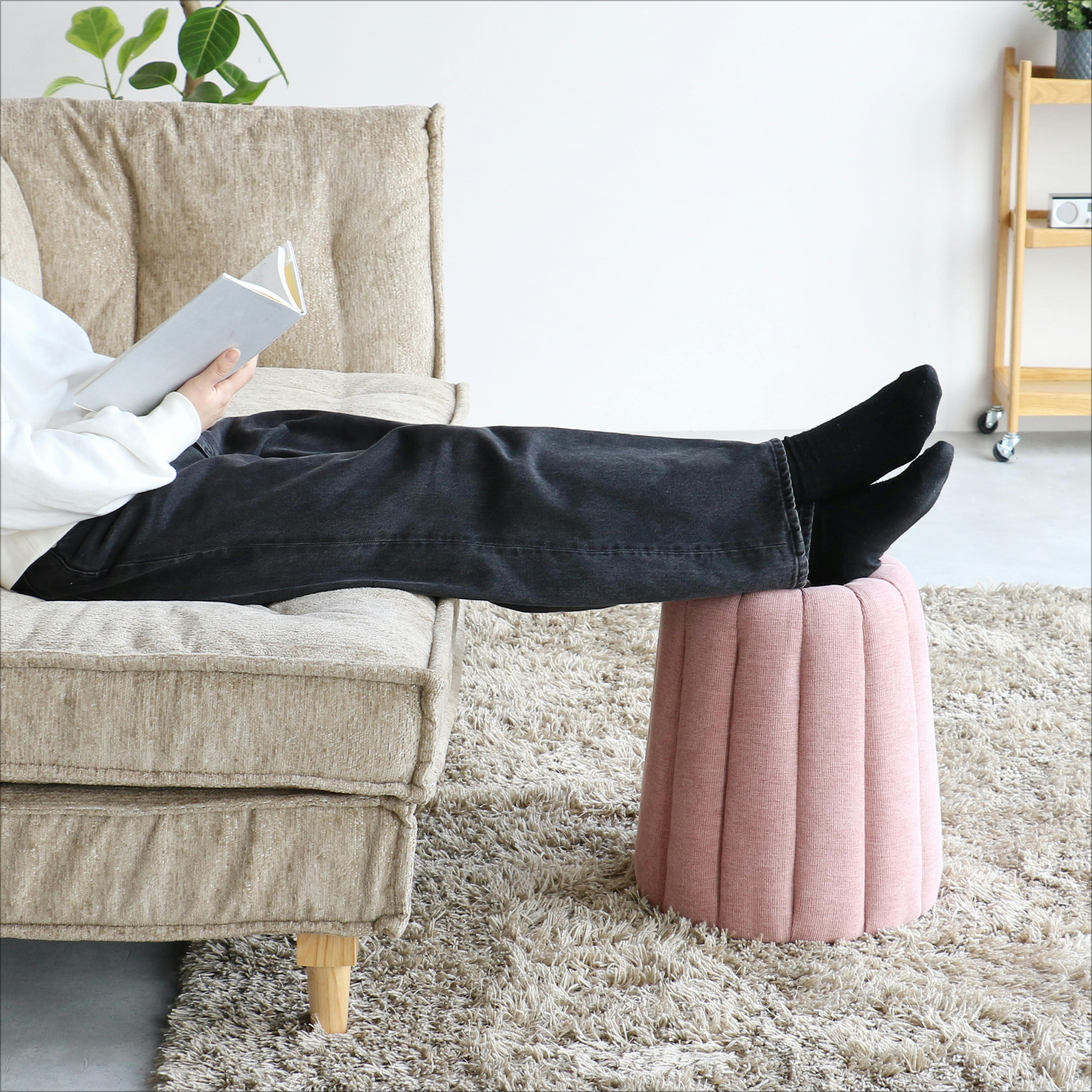 置くだけで可愛いお菓子型スツール Canele Stool ピンク | 椅子