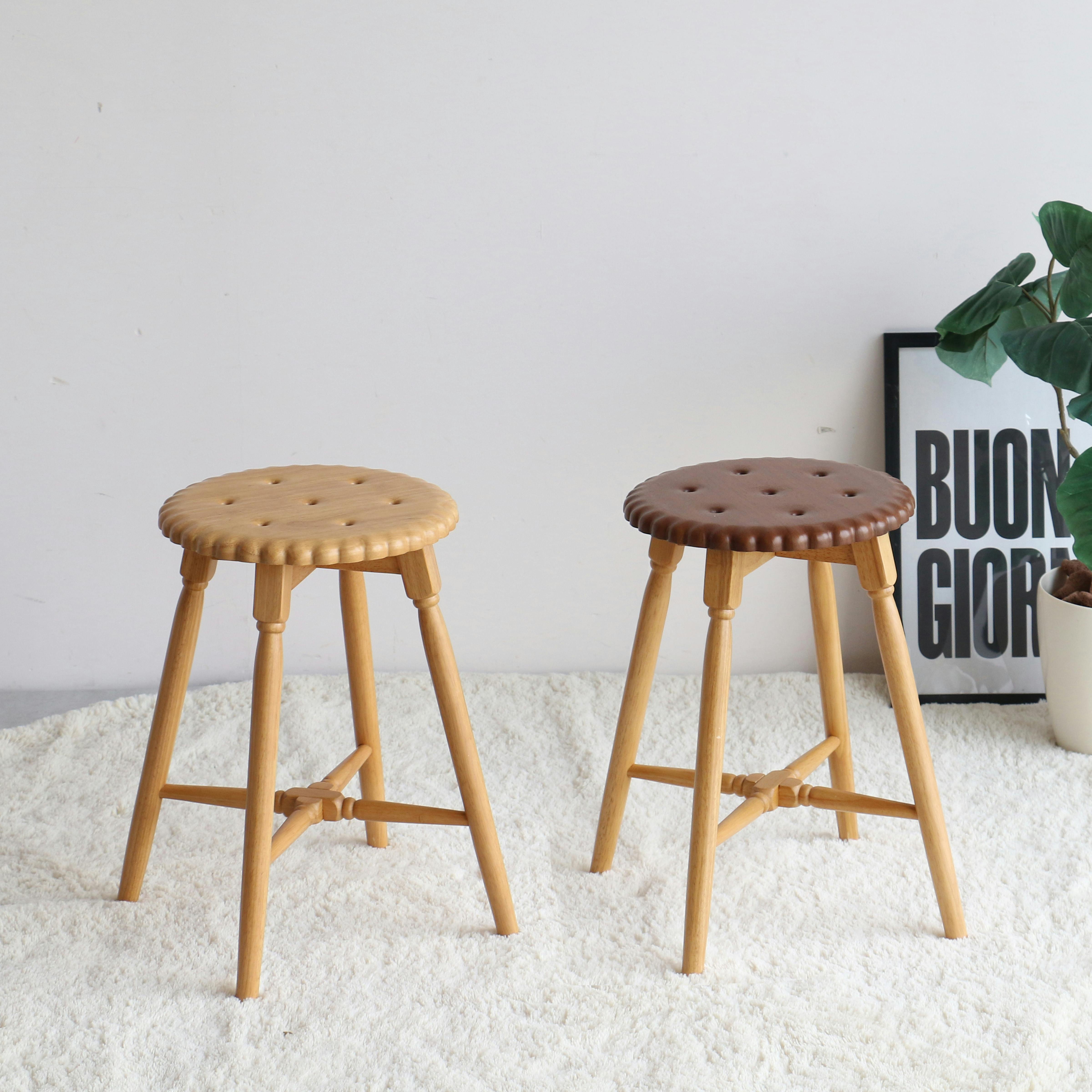 置くだけで可愛いお菓子型スツール Biscuit Stool ブラウン | 椅子
