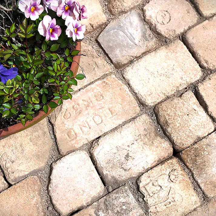 〈ネット限定〉アンティークレンガ ベビーピンク刻印入り 約1/5平米 国産品