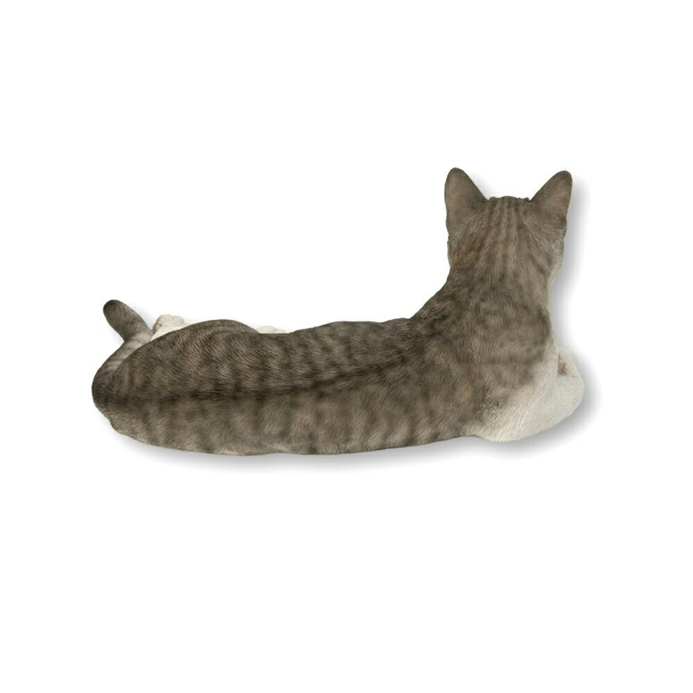 Woobia ウービア 【左向きに横たわるサバトラ白猫】 (幅38cm