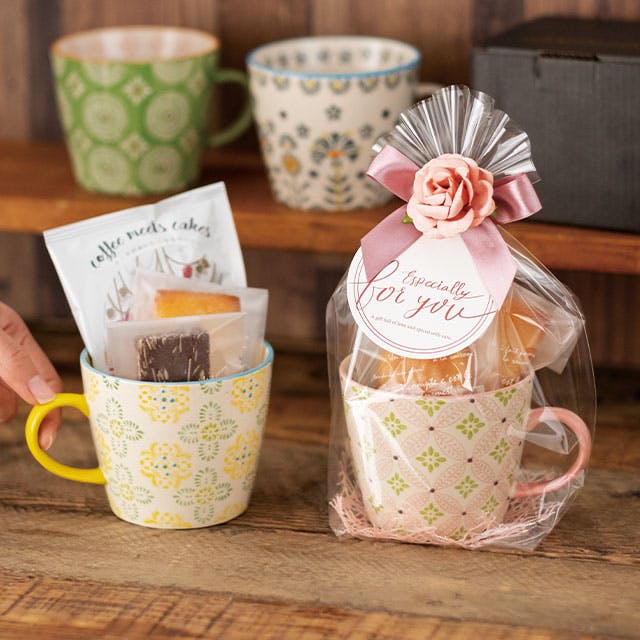 手描きアートの陶器製マグカップ 芸術的でパーソナライズされた粘土のヴィンテージコーヒーカップ