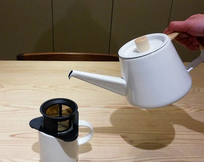 Kaico カイコ ドリップケトル 籐 0.95L IH対応 K-0251【IH 200V 琺瑯