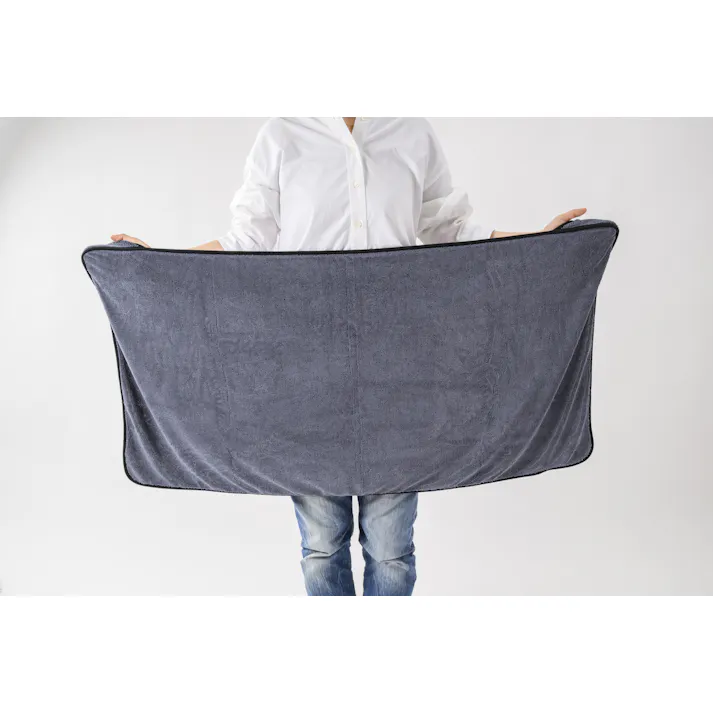 桁違いの吸水力で洗車を時短 横幅120cmのマイクロファイバークロス