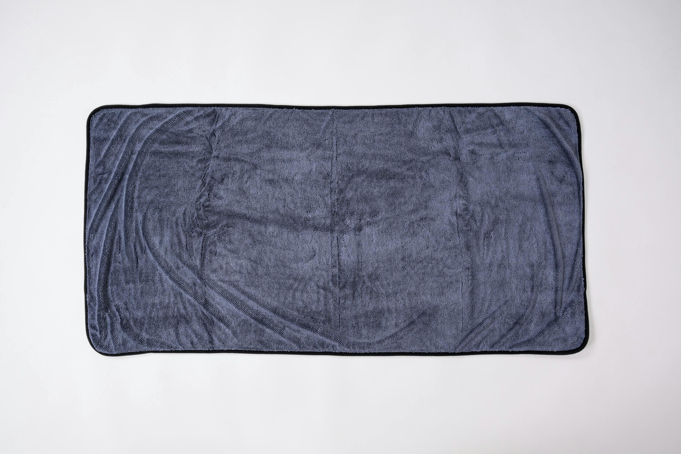 桁違いの吸水力で洗車を時短 横幅120cmのマイクロファイバークロス