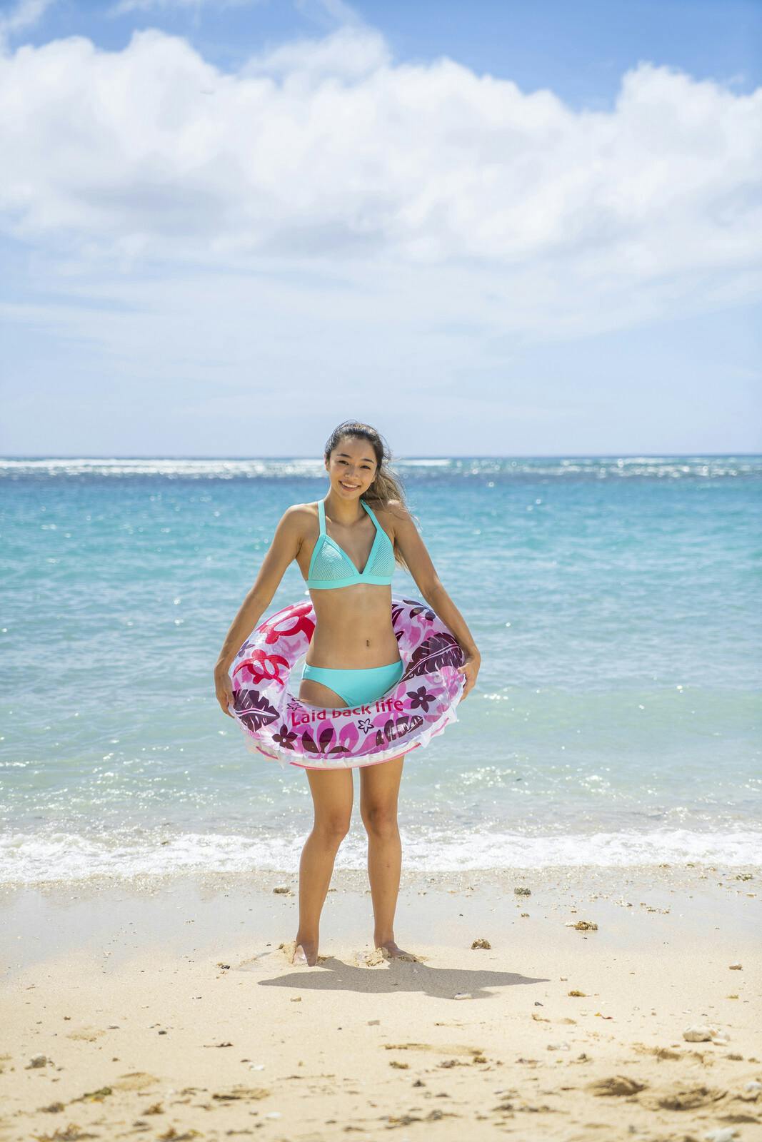 中高生以上のティーンに最適！な浮輪 ラニカイビーチ ウキワ 浮き輪