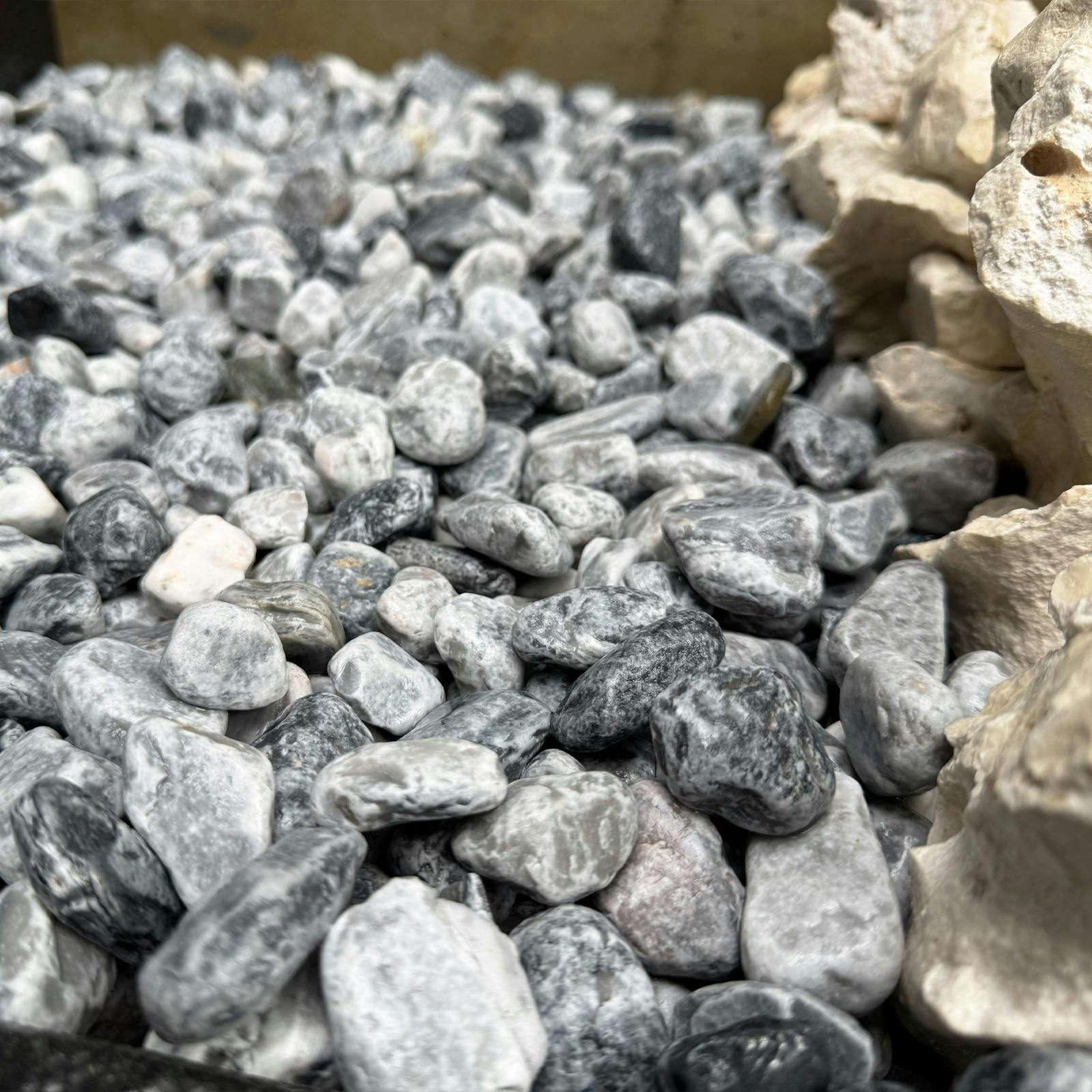 TAIKOH マーブルグレータンブル 8分 20-30mm 10kg 化粧砂利